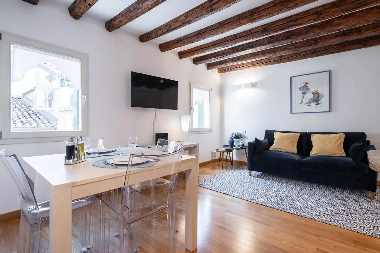 Apartment Ca' Laura - San Marco Canal View Venice Italy