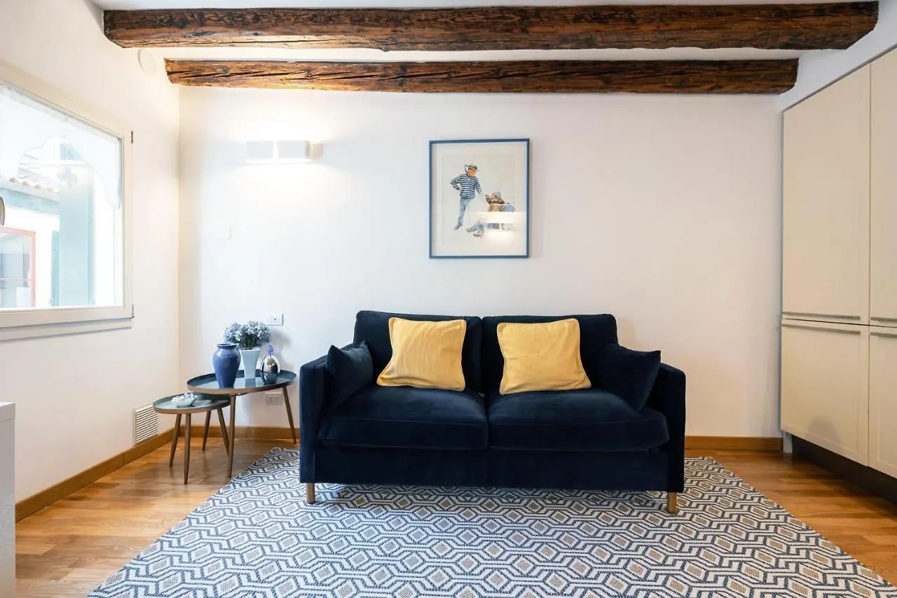 Apartment Ca' Laura - San Marco Canal View Venice